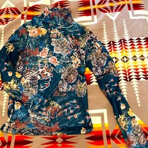 Buckle long sleeve sheet turtleneck top